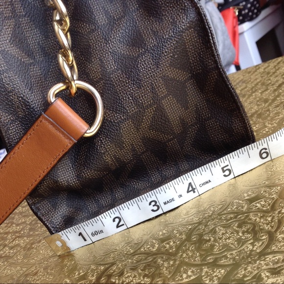 Micheal Kors large Hamilton EW tote like new - Picture 5 of 8